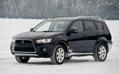 21125_2011_mitsubishi_Outlander.jpg